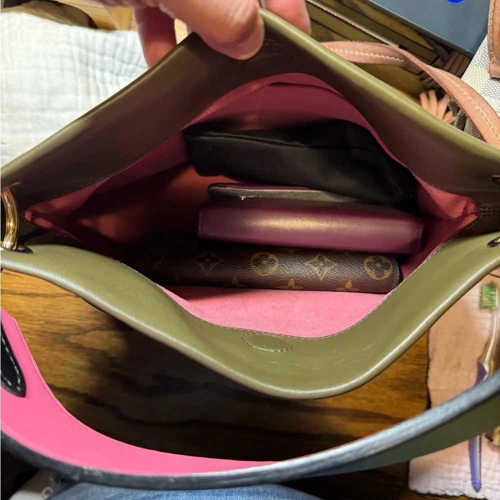 Authentic Louis Vuitton Tuileries Besace Bag